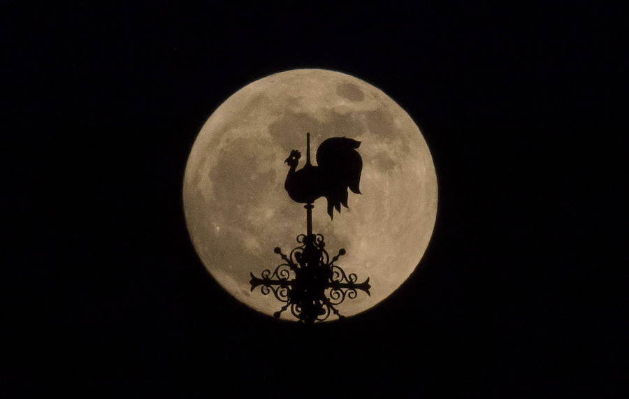 El eclipse lunar en Londres (Reino Unido).