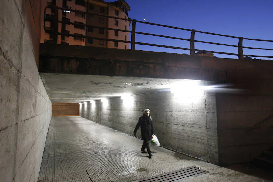 San Lázaro | Subterráneo para cruzar de una acera a otra en la calle San Mateo. 