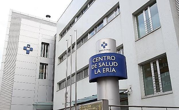 Centro de salud de La Ería, en Oviedo, donde los responsables sanitarios tienen previsto habilitar un hospital de día de salud mental para pacientes en edad infanto-juvenil. 