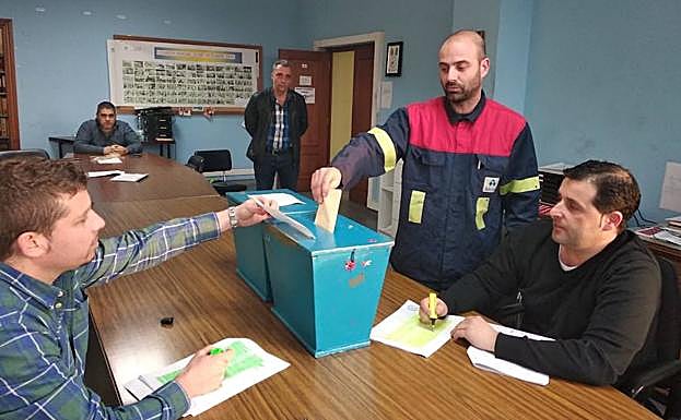 La planta avilesina de Alcoa respalda de manera rotunda el preacuerdo con la empresa