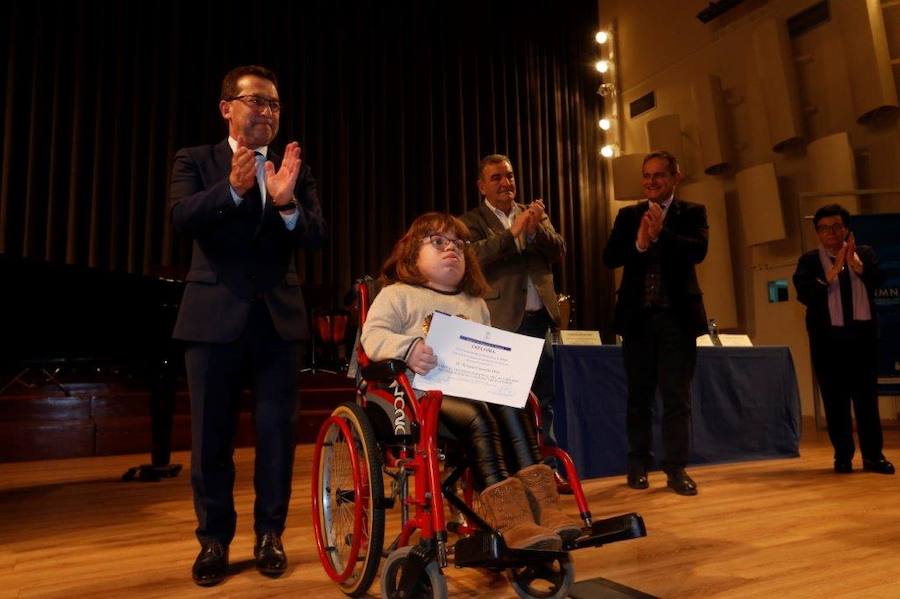 El consejero de Educación y Cultura, Genaro Alonso, participó este lunes en la entrega de premios al alumnado de Educación Secundaria Obligatoria y de los galardones extraordinarios de Bachillerato, Enseñanzas Artísticas y Formación Profesional.