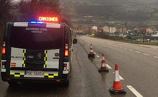 La Guardia Civil, en Campomanes. 