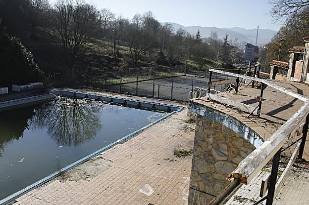 Estado en el que se encuentran las piscinas exteriores de Pénjamo, cuyas instalaciones fueron cerradas en 2007. 