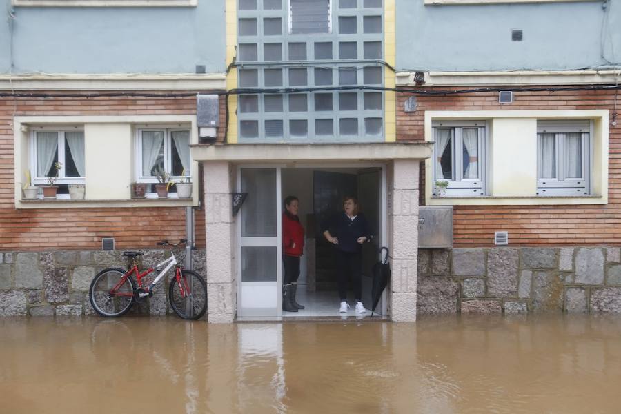 Cuatro ríos de la región permanecen en alerta ante la incesantes precipitaciones y el Principado ha activado el plan de inundaciones ante el temporal.