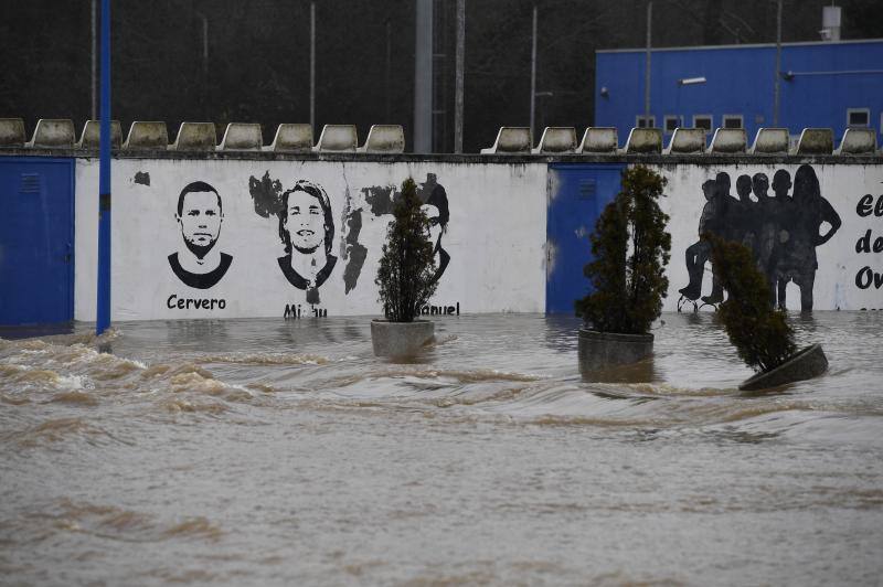 Fotos: La lluvia se ceba con la capital asturiana