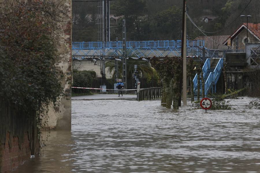 El temporal de Asturias ha dejado multitud de destrozos en Trubia