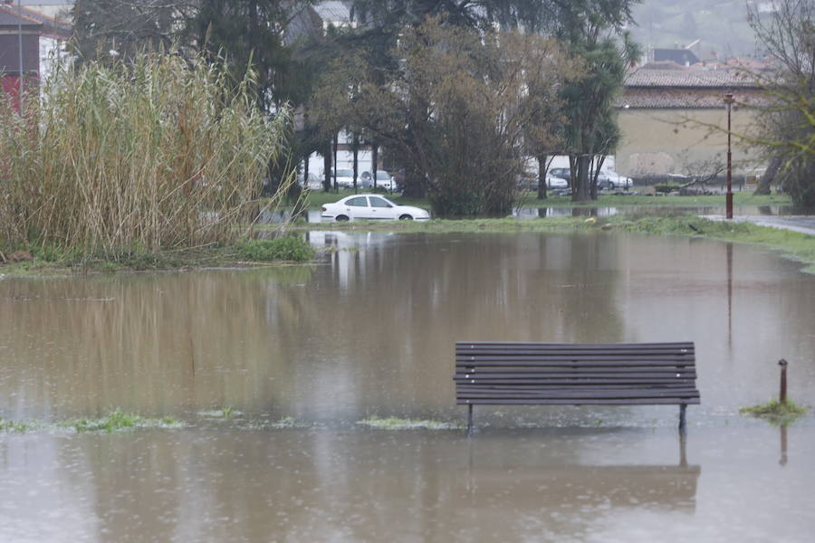 La villa se intenta recuperar este jueves de las importantes inundaciones sufridas durante la jornada del miércoles y confía en que hoy las lluvias no sean tan intensas