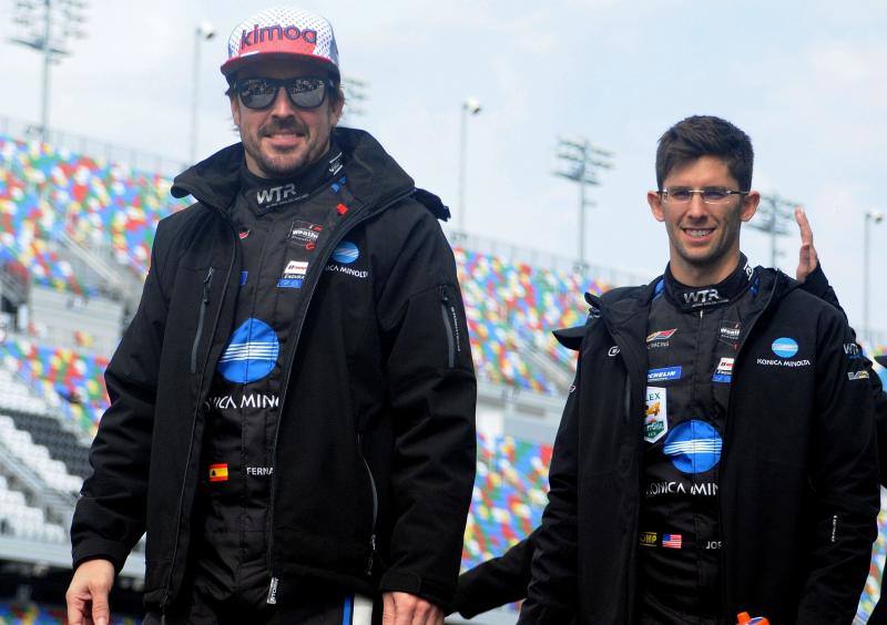 El protagonismo del asturiano fue absoluto en la victoria del equipo Wayne Taylor Racing en una edición marcada por la lluvia.