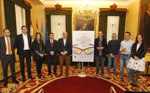 Presentación de la Media Maratón de Gijon en el Ayuntamiento. 