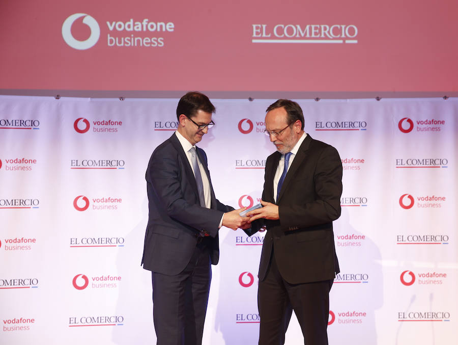 Lo galardones impulsados por EL COMERCIO de la mano de Vodafone, premiaron en Gijón las mejores prácticas renovadoras y de futuro en el tejido empresarial asturiano.