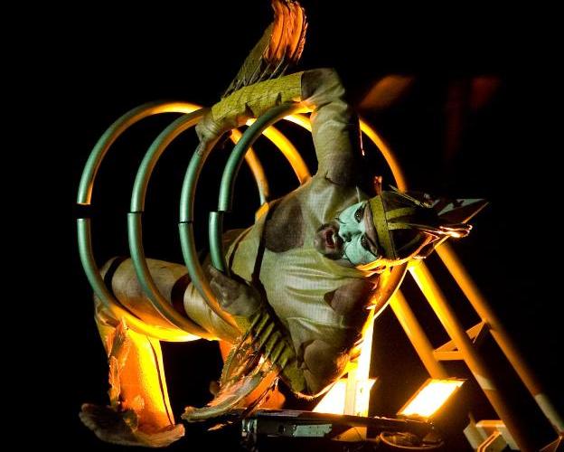 La Fura dels Baus recurrre a su particular universo visual para dar vida a la cantata de Carl Orff. 