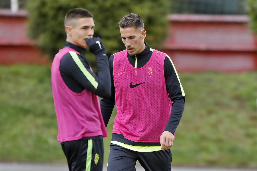 Las imágenes del entrenamiento del Sporting de Gijón previo al enfrentamiento contra el Extremadura en Almendralejo