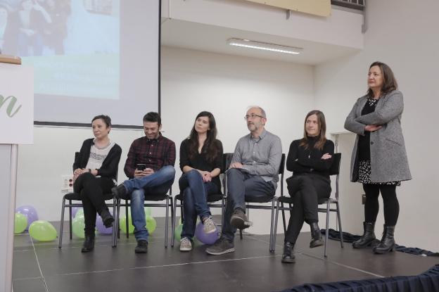 Yolanda Huergo, con los integrantes de su lista Juan Chaves, Laura Tuero, Carlos Rodríguez y Eva Blanco. 