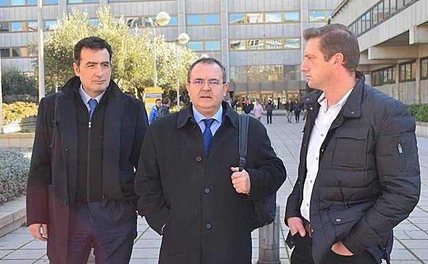 El Principado y la Xunta crearán dos oficinas regionales para la búsqueda de proyectos industriales para las plantas de Alcoa