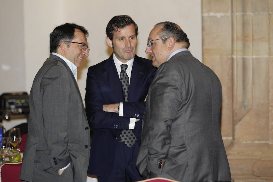 El presidente de FADE ofreció una conferencia organizado por AsturManager en el Hotel Reconquista de Oviedo, amparándose en el documento de '22 medidas ineludibles' presentado por la patronal el pasado noviembre,