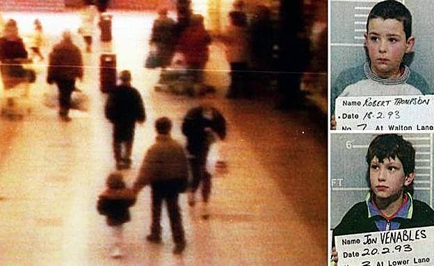 Captura de la cámara de seguridad que grabó a Thompson y Venables llevarse a James Bulger.