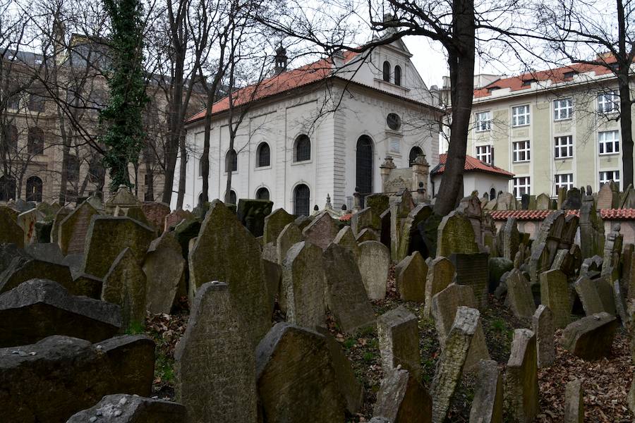 Antiguo cementerio judío de Praga (República Checa)