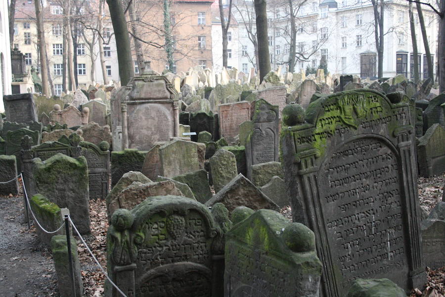 Antiguo cementerio judío de Praga (República Checa)