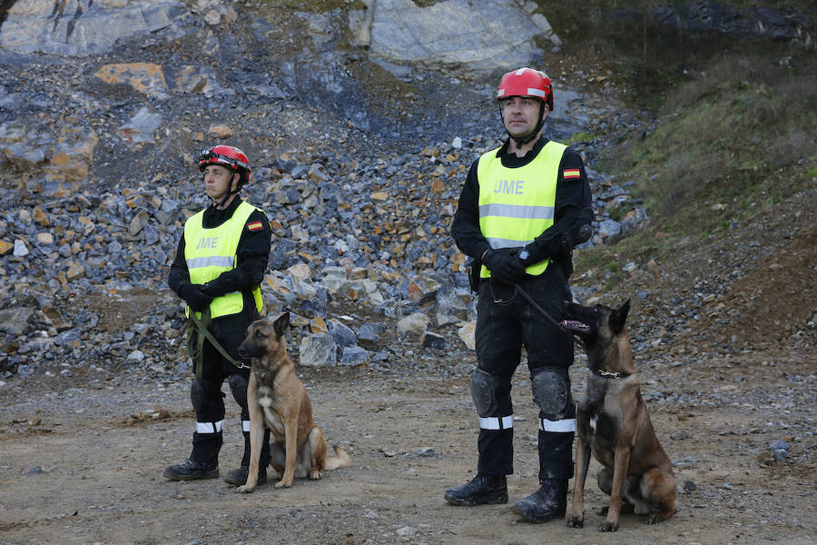 Una compañía del V Batallón de Intervención de Emergencias (BIEM V) de la Unidad Militar de Emergencia ha realizado este martes un ejercicio de instrucción en la zona de la ría del Eo. Navegación con embarcaciones a motor y remo, rescates acuáticos y trabajos subacuáticos o búsqueda en las orillas han sido algunos de los ejercicios realizados.