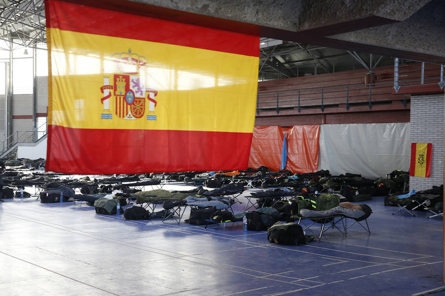 Una compañía del V Batallón de Intervención de Emergencias (BIEM V) de la Unidad Militar de Emergencia ha realizado este martes un ejercicio de instrucción en la zona de la ría del Eo. Navegación con embarcaciones a motor y remo, rescates acuáticos y trabajos subacuáticos o búsqueda en las orillas han sido algunos de los ejercicios realizados.