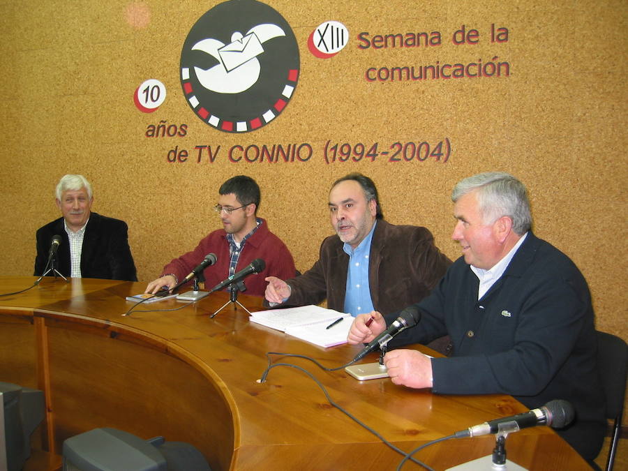 El escritor y periodista intervino en 2004, en la XIII Semana de la Comunicación