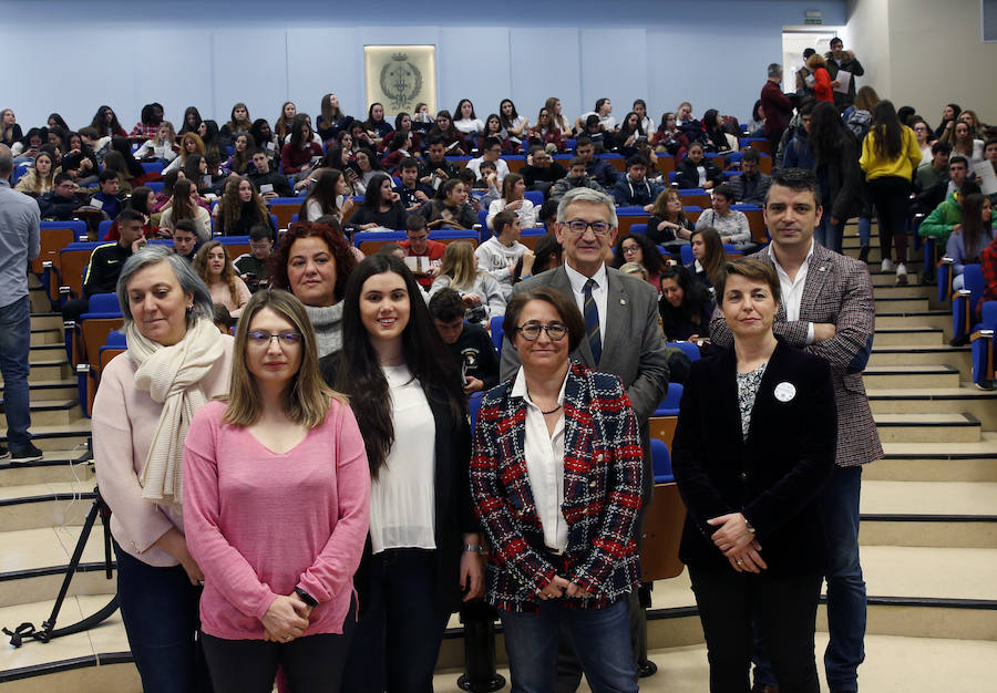 La Escuela Politécnica de Ingeniería de Gijón celebra esta jornada con la presencia del rector de la Universidad de Oviedo, Santiago García Granda.