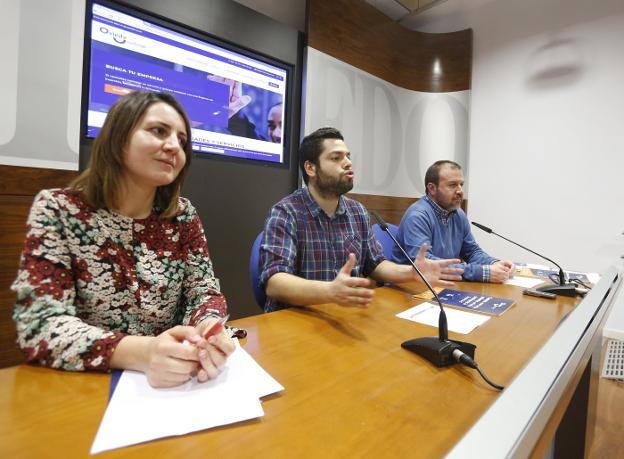 Noelia Castro, Rubén Rosón y Eduardo Méndez. :: PABLO LORENZANA