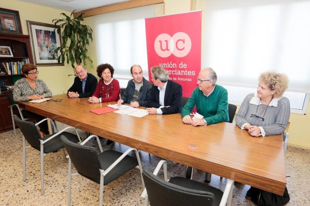 Junta directiva de la Unión de Comerciantes del Principado. 