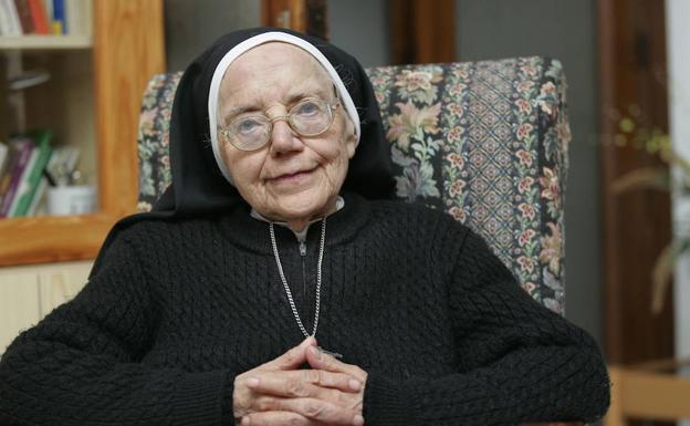 Sor Covadonga Donate, de la congregación de las Siervas de los Pobres, fundadora del albergue Covadonga.