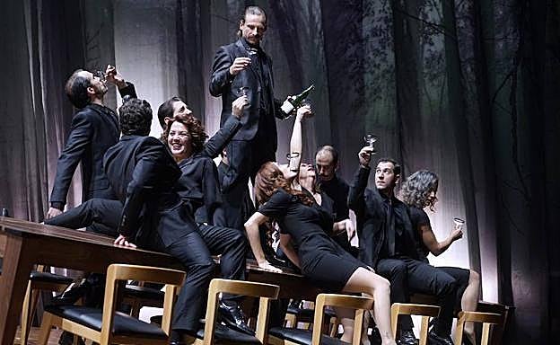 Maruxa | Égloga lírica en dos actos, con música de Amadeo Vives y libreto de Luis Pascual. Dirigida por Paco Azorín. Estrenada en el Teatro de la Zarzuela el 28 de mayo de 1914. Nueva producción del Teatro de la Zarzuela.