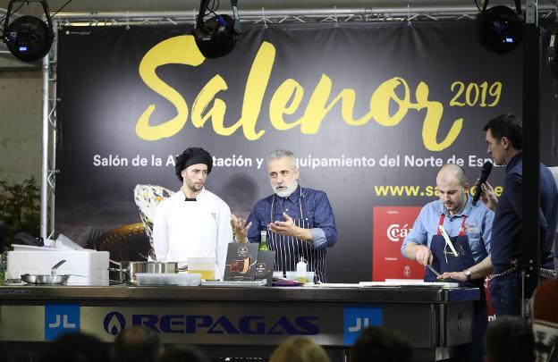 Sergi Arola gesticula durante la presentación. 