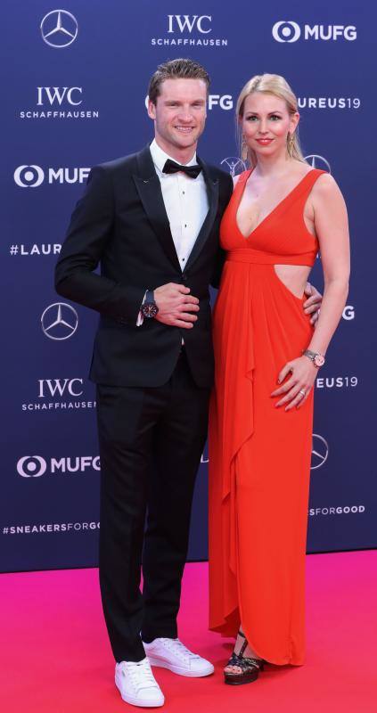 Los Laureus World Sports Awards, más conocidos como los premios Oscar del deporte, han celebrado su tradicional ceremonia. El glamour se ha impuesto sobre una alfombra roja en la que las zapatillas han sido más habituales que los tradicionales zapatos entre los invitados e invitadas.