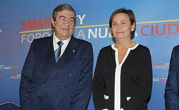 Francisco Álvarez Cascos y Carmen Moriyón.