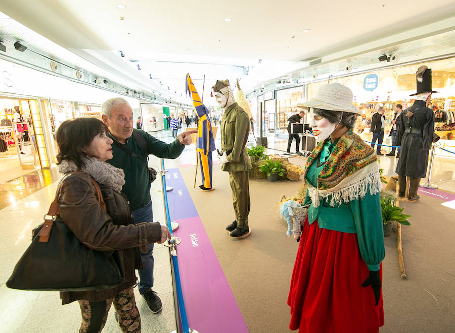 Los desfiles y las actuaciones de las mascaradas de invierno se sucederán en Intu Asturias hasta el 9 de marzo para preservar y difundir el patrimonio cultural y artístico de la región.