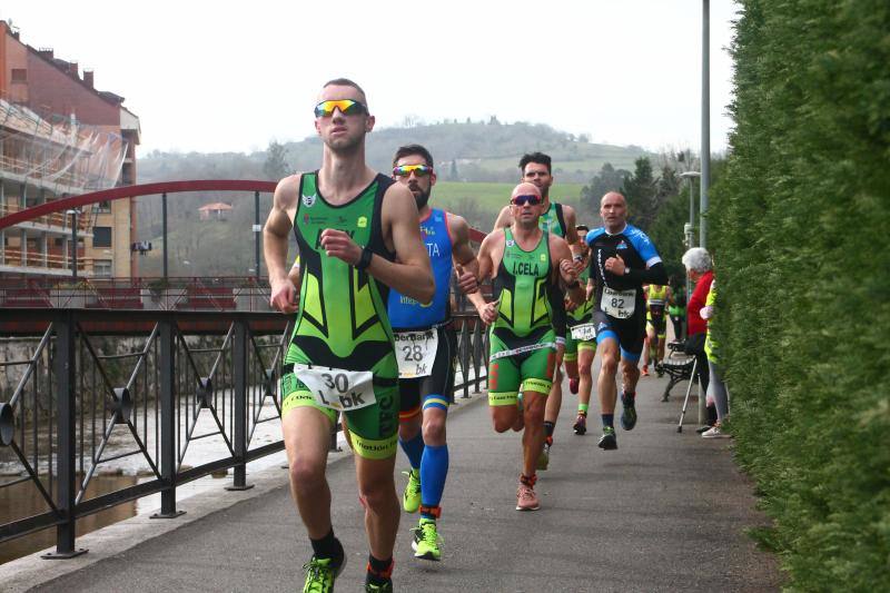 Fotos: Las mejores imágenes del IV Duatlón de Cangas de Onís