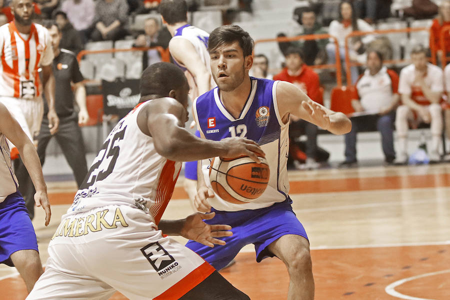 Fotos: Las imágenes del partido entre el Huniko Gijón Basket - Rosalía de Castro
