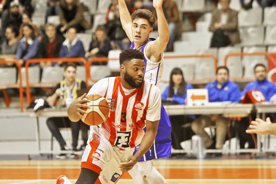 Fotos: Las imágenes del partido entre el Huniko Gijón Basket - Rosalía de Castro