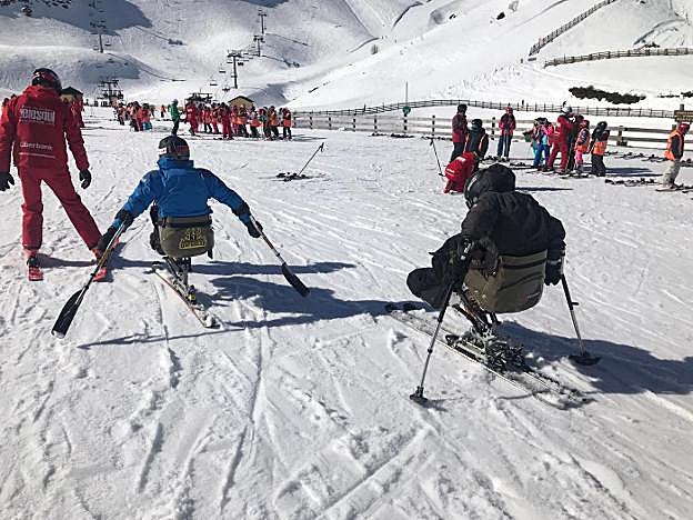 Esquí sin barreras en Fuentes de Invierno