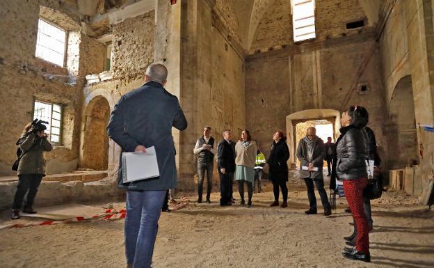 Román Villasana explica la recuperación del espacio barroco de la iglesia conventual, que la convierte patrimonialmente en el edificio más importante de Gijón. 