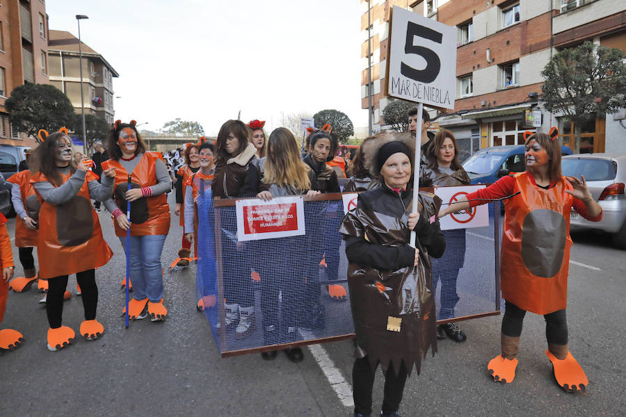 Como cada año, la zona oeste gijonesa comienza la fiesta del Antroxu por todo lo alto.