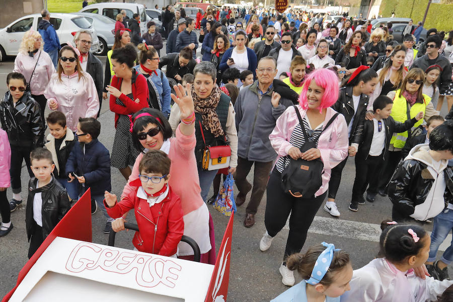 Como cada año, la zona oeste gijonesa comienza la fiesta del Antroxu por todo lo alto.