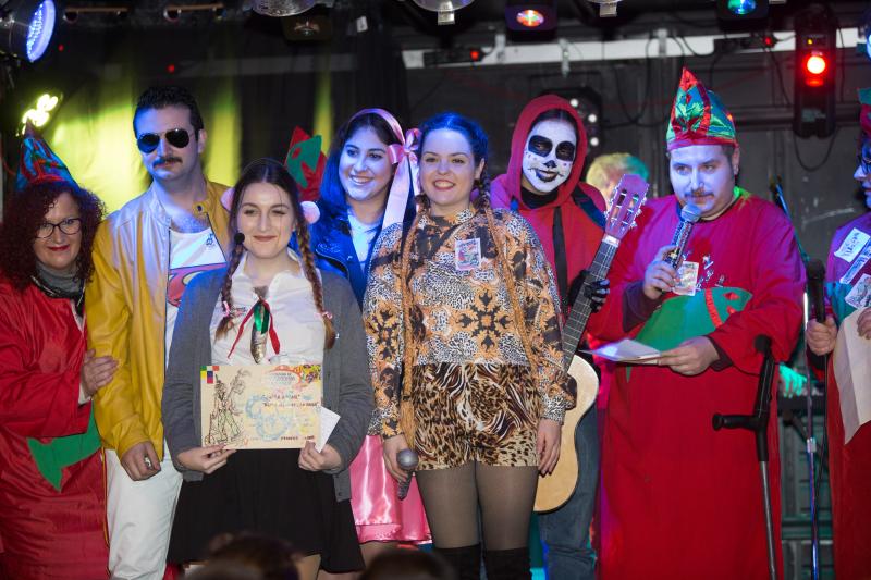 Britney Spears y Freddy Mercury arropan la apertura oficial del carnaval