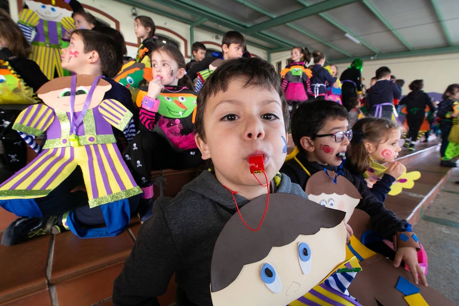 Una de las fiestas gastronómica por excelencia de Asturias por esta fechas tiene lugar en Siero y son Les COmadres. Miles de bollos preñaos para disfrutar de esta cita