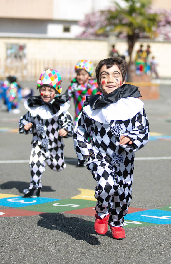 Una de las fiestas gastronómica por excelencia de Asturias por esta fechas tiene lugar en Siero y son Les COmadres. Miles de bollos preñaos para disfrutar de esta cita