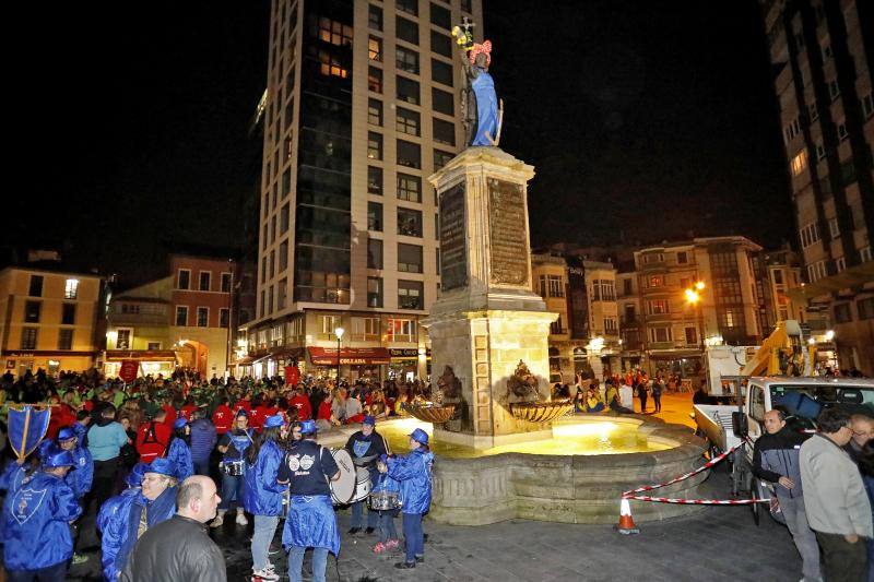 La responsabilidad recayó en esta ocasión en la compañía teatral quienes utilizaron la candidatura de la sidra a Patrimonio Cultural Inmaterial de la Humanidad como hilo conductor