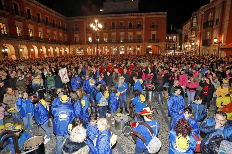 La responsabilidad recayó en esta ocasión en la compañía teatral quienes utilizaron la candidatura de la sidra a Patrimonio Cultural Inmaterial de la Humanidad como hilo conductor
