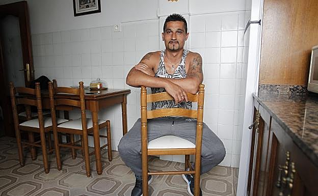 Detenido el 'preso resucitado' por robar aluminio y las ruedas de un coche en Siero