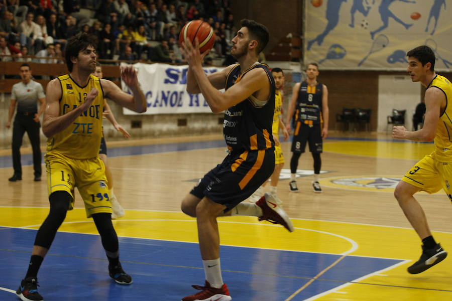 Con un gran acierto en el lanzamiento exterior los de Javi Rodríguez solventaron en el último cuarto su duelo ante el Real Canoe