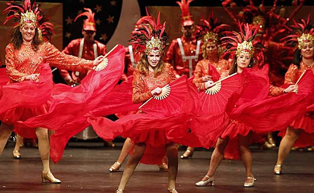 Carnaval en directo: concurso de charangas del Antroxu de Gijón