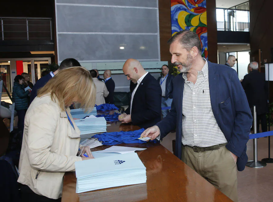 Álvaro Muñiz ha sido elegido como como nuevo presidente de Foro en Gijón, lo que conlleva su proclamación automática como candidato de la formación a la Alcaldía para las elecciones del 26 de mayo. Ha sumado 255 votos frente a los 81 de su único competidor, Esteban Aparicio.